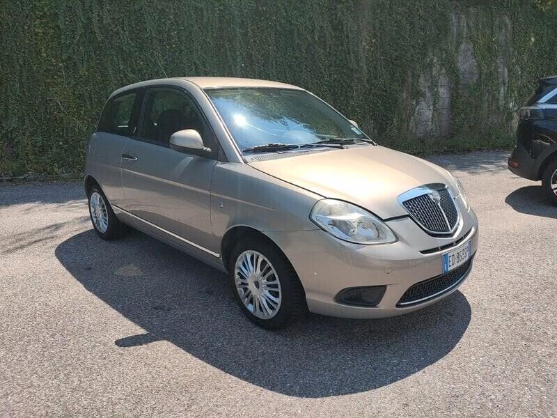 Lancia Ypsilon 1.2 69 CV Argento