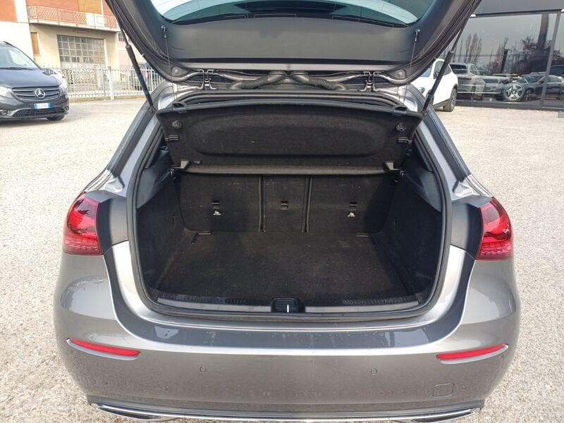 Mercedes-Benz Classe A A 180 d Progressive Advanced auto