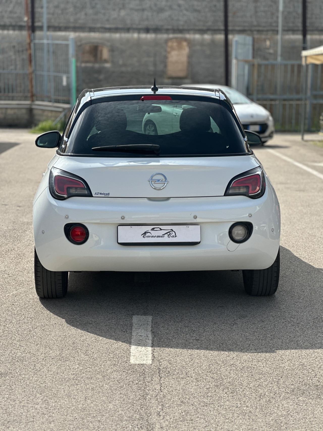 Opel Adam 1.2 70 white blach