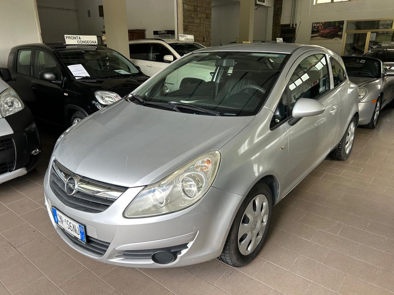 Opel Corsa NEOPATENTATI UNICOPROPRIETARIO