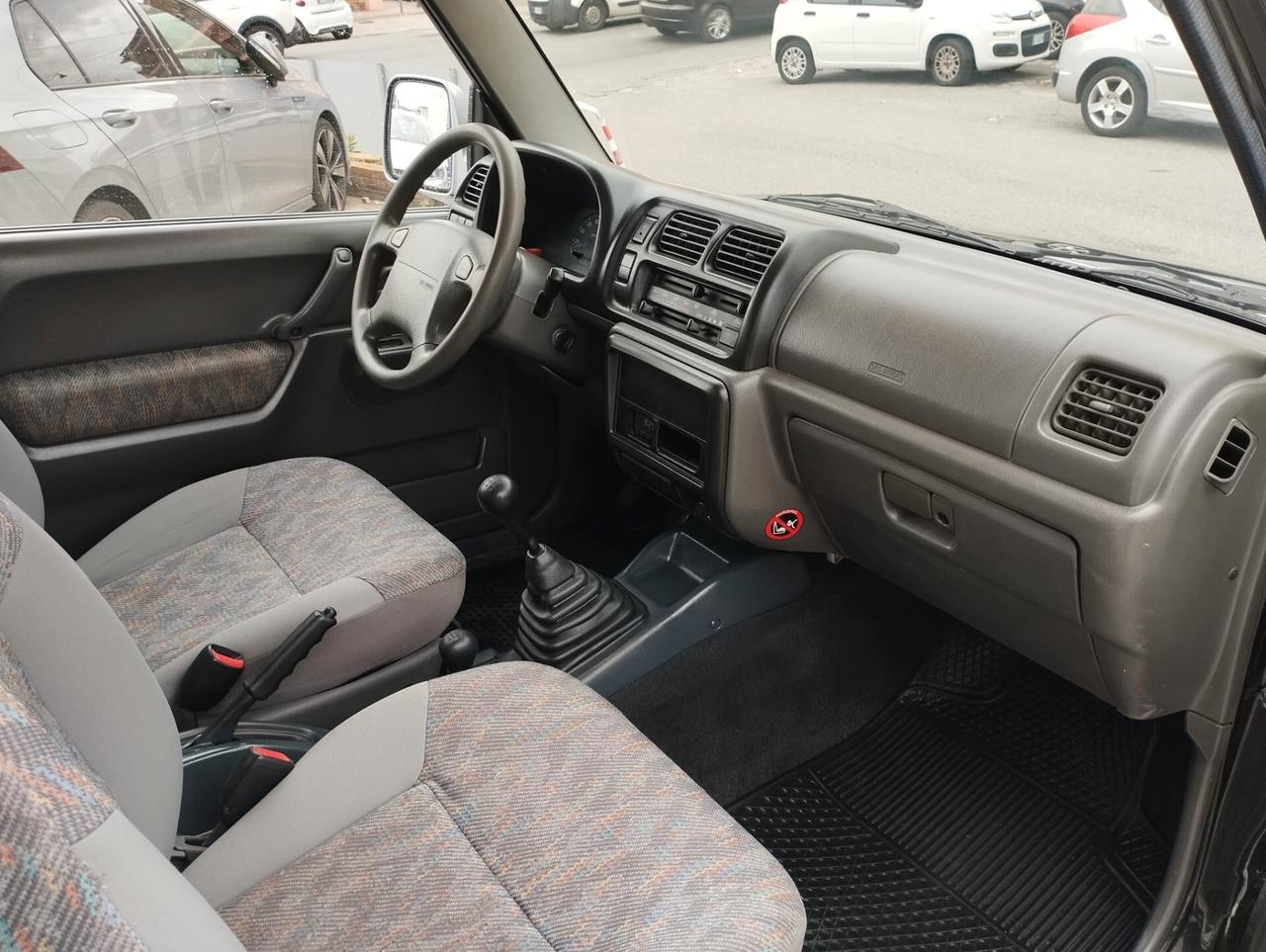 Suzuki Jimny 1.3i 16V cat 4WD JLX