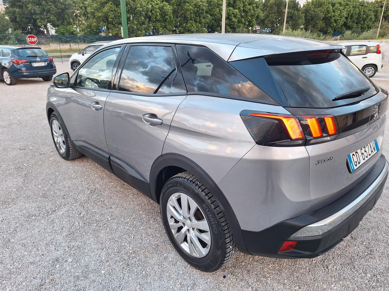 Peugeot 3008 BlueHDi 130 S&S EAT8 Allure