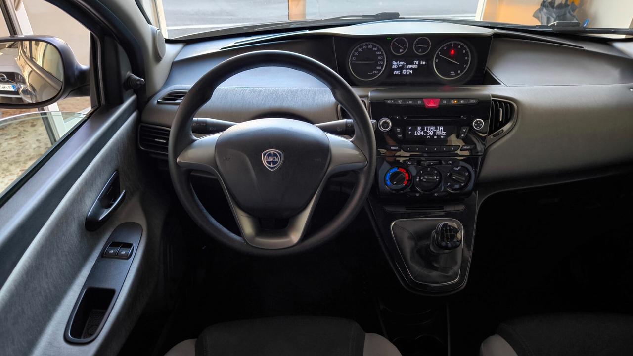 Lancia Ypsilon 1.2 69 CV 5 porte S&S Silver