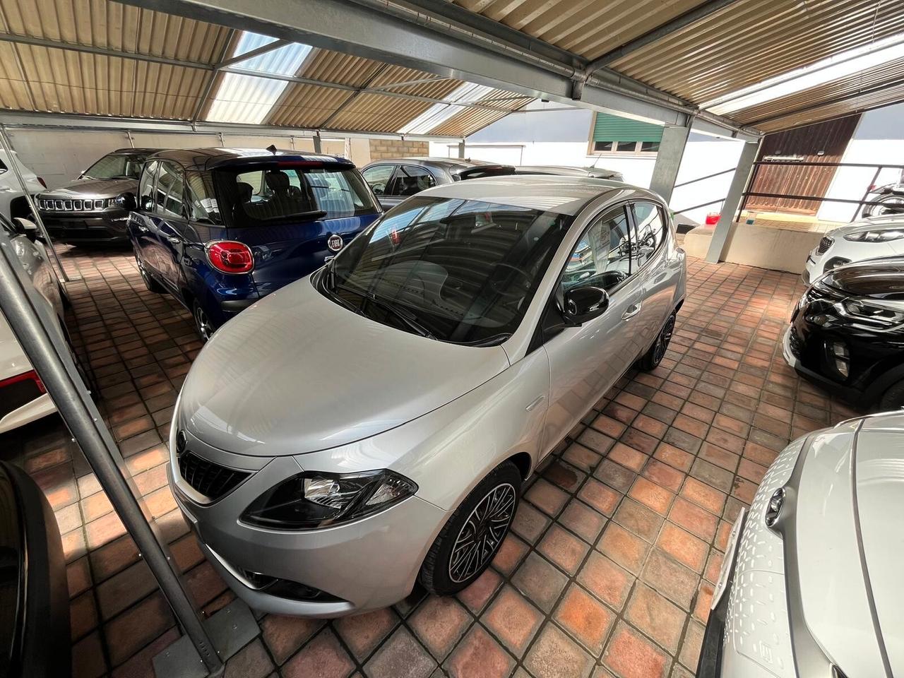Lancia Ypsilon 1.0 FireFly 5 porte S&S Hybrid Ecochic Gold