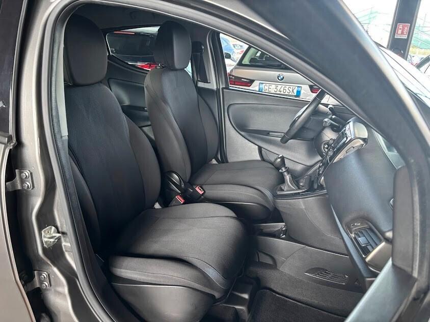 Lancia Ypsilon 1.2 69 CV 58.000KM NEOPATENTATI