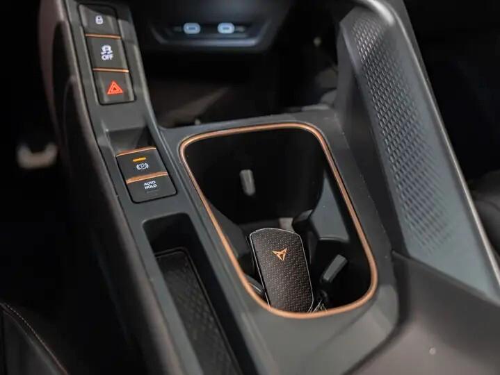 Cupra Terramar 1.5 e-Hybrid DSG VZ