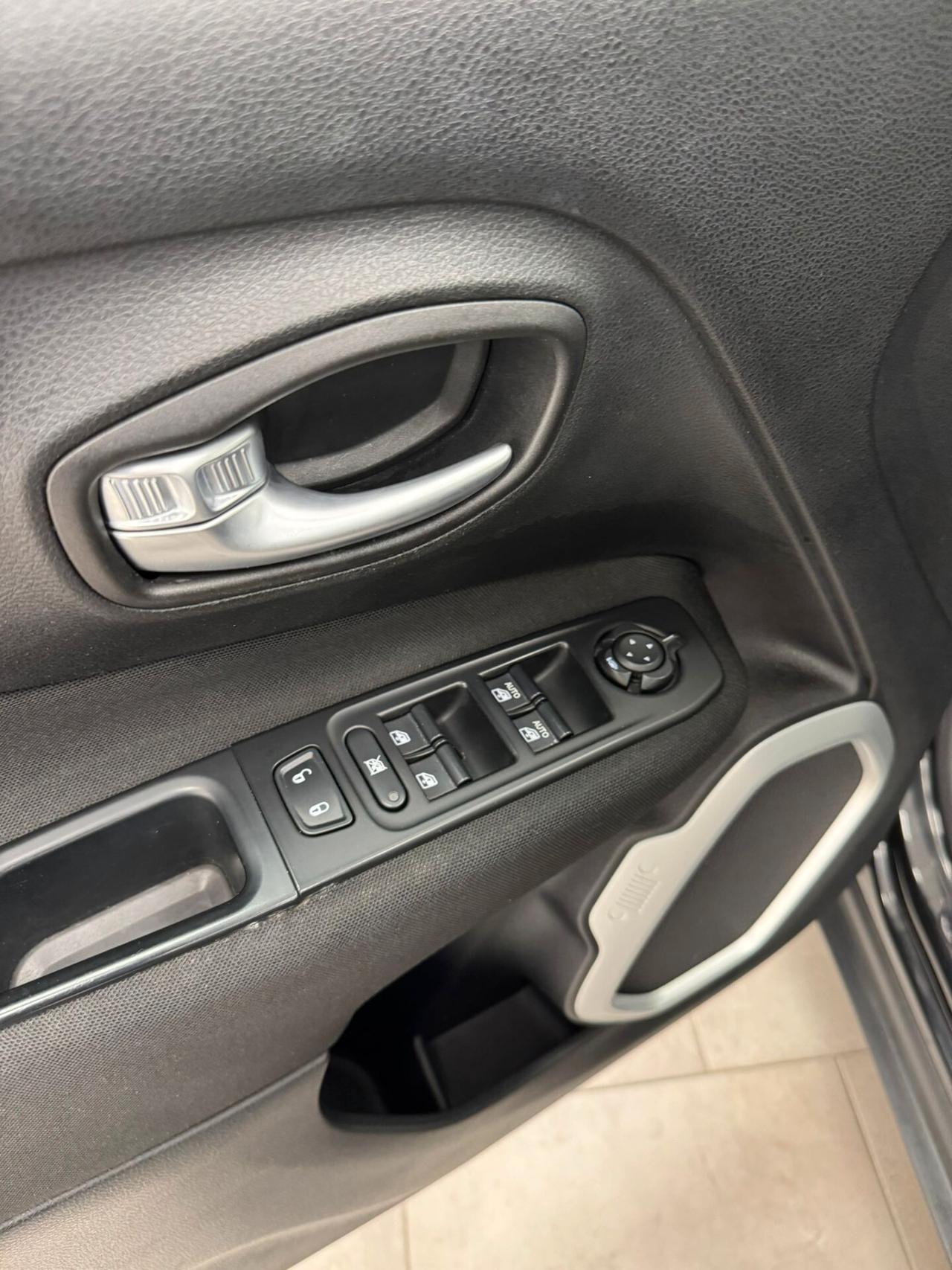Jeep Renegade 1.6 Mjt 120 CV Longitude