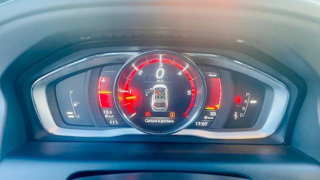 VOLVO XC60 D4 AWD Geartronic R-design N1 *IVA deducibile