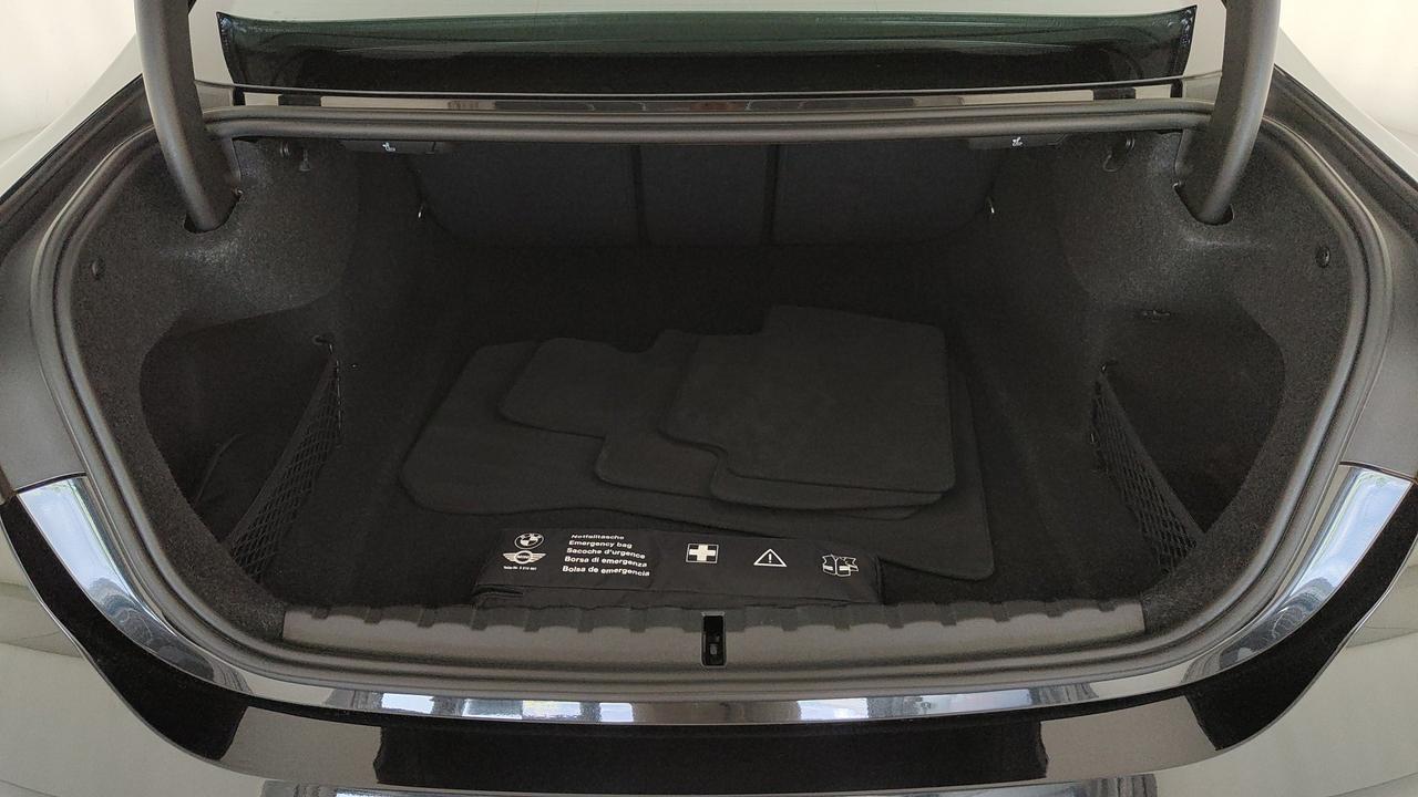 BMW Serie 4 G22 2020 Coupe - 420d Coupe mhev 48V xdrive Msport auto