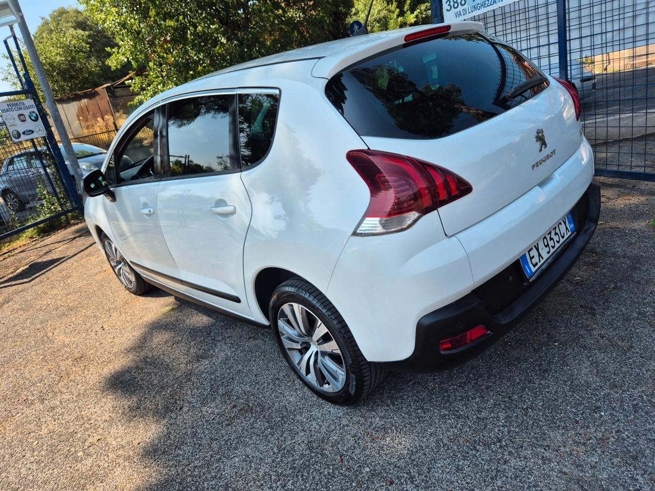Peugeot 3008 1.6 HDi 115CV Business