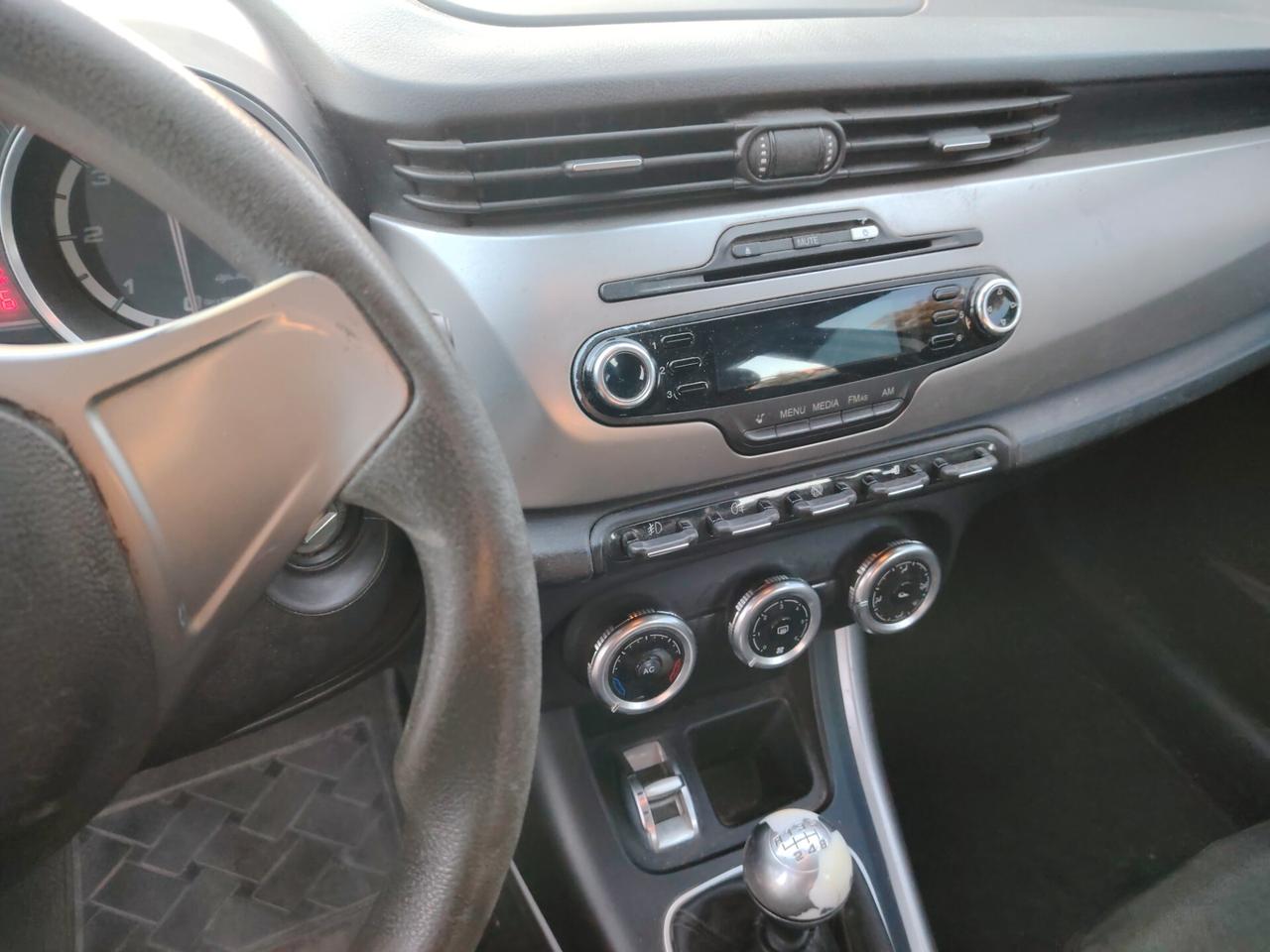 Alfa Romeo Giulietta 1.6 JTDm-2 105 CV Distinctive