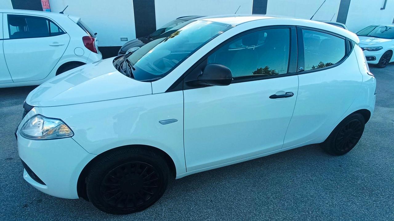 Lancia Ypsilon GPL SENZA BUSTA PAGA