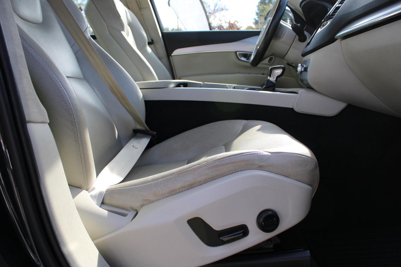 Volvo XC 90 XC90 D5 AWD Geartronic 7 posti Momentum