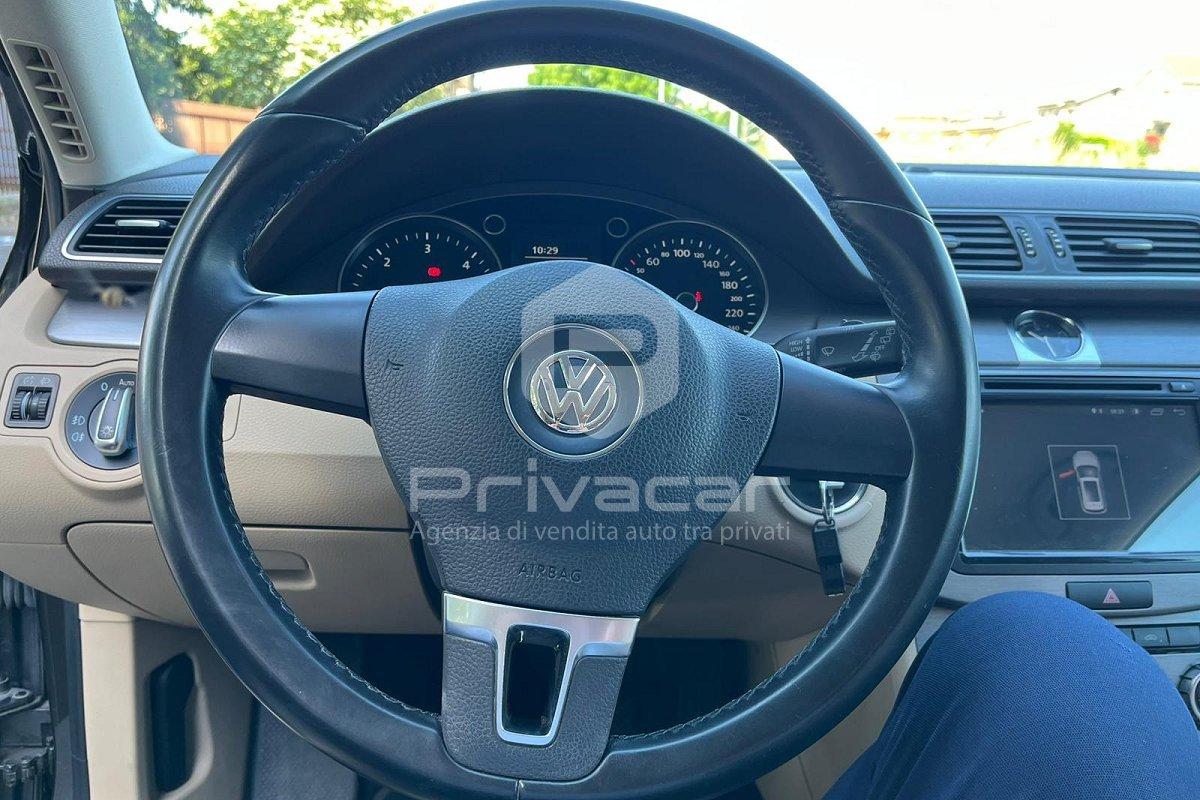 VOLKSWAGEN Passat 2.0 TDI Comfortline BlueM. Tech.