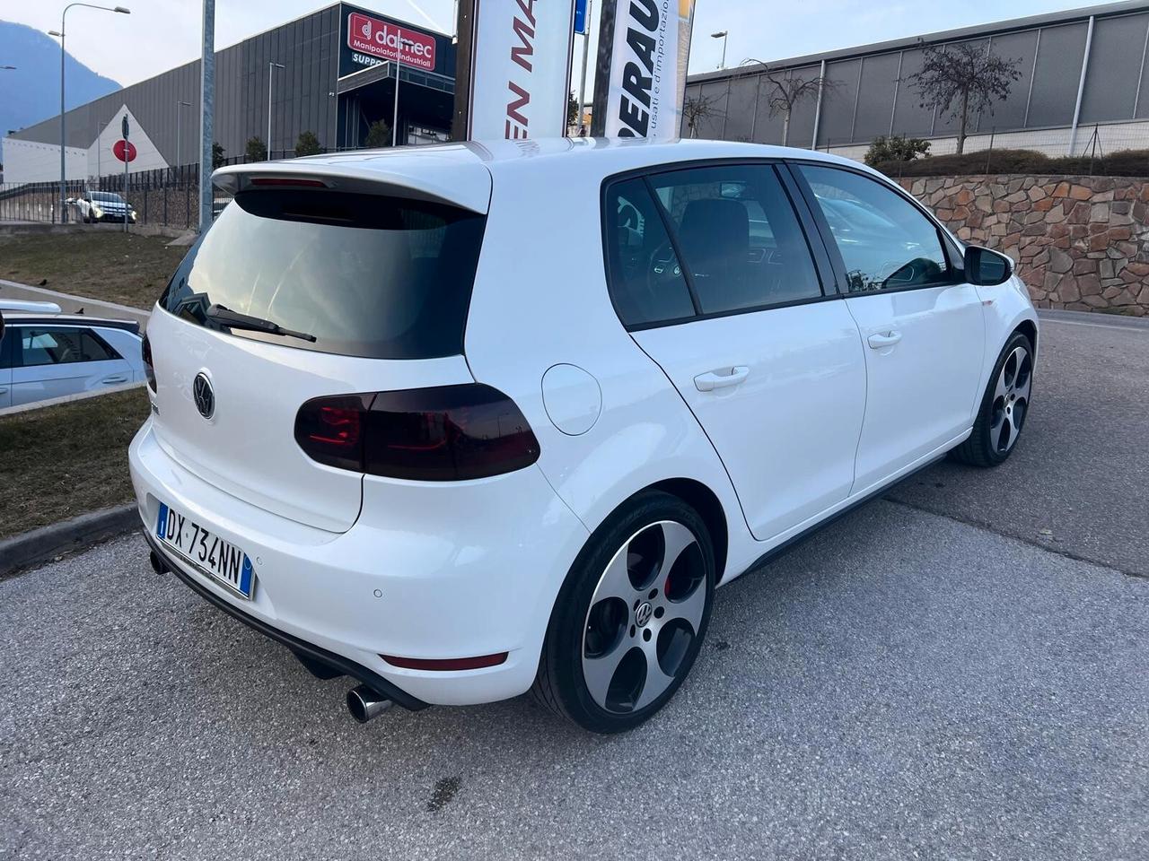 Volkswagen Golf GTI 2.0 TSI 5p.