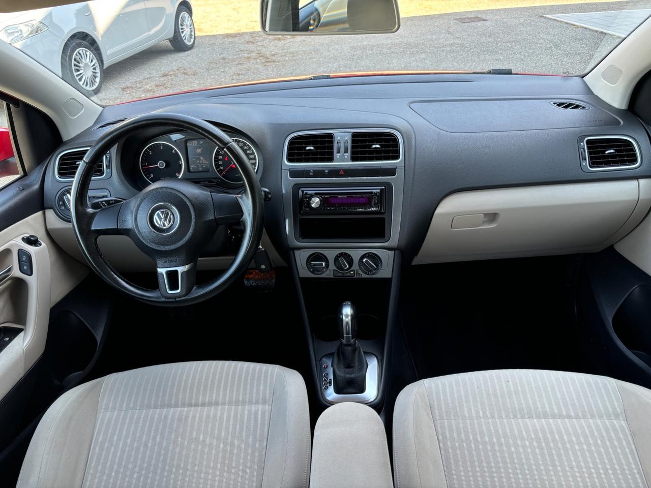 Volkswagen Polo 1.6 TDI 90CV DSG Highline - 2010
