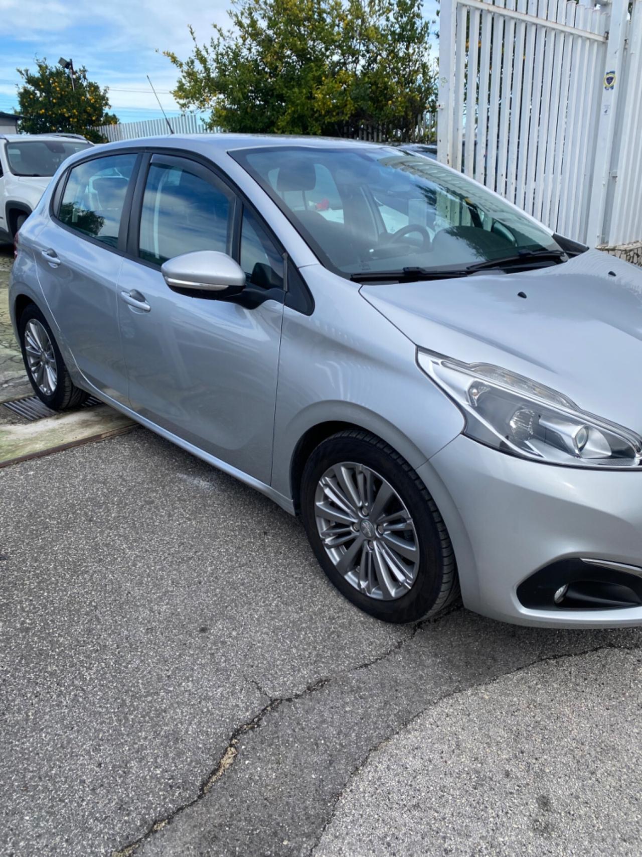 Peugeot 208 BlueHDi 75 5 porte Allure