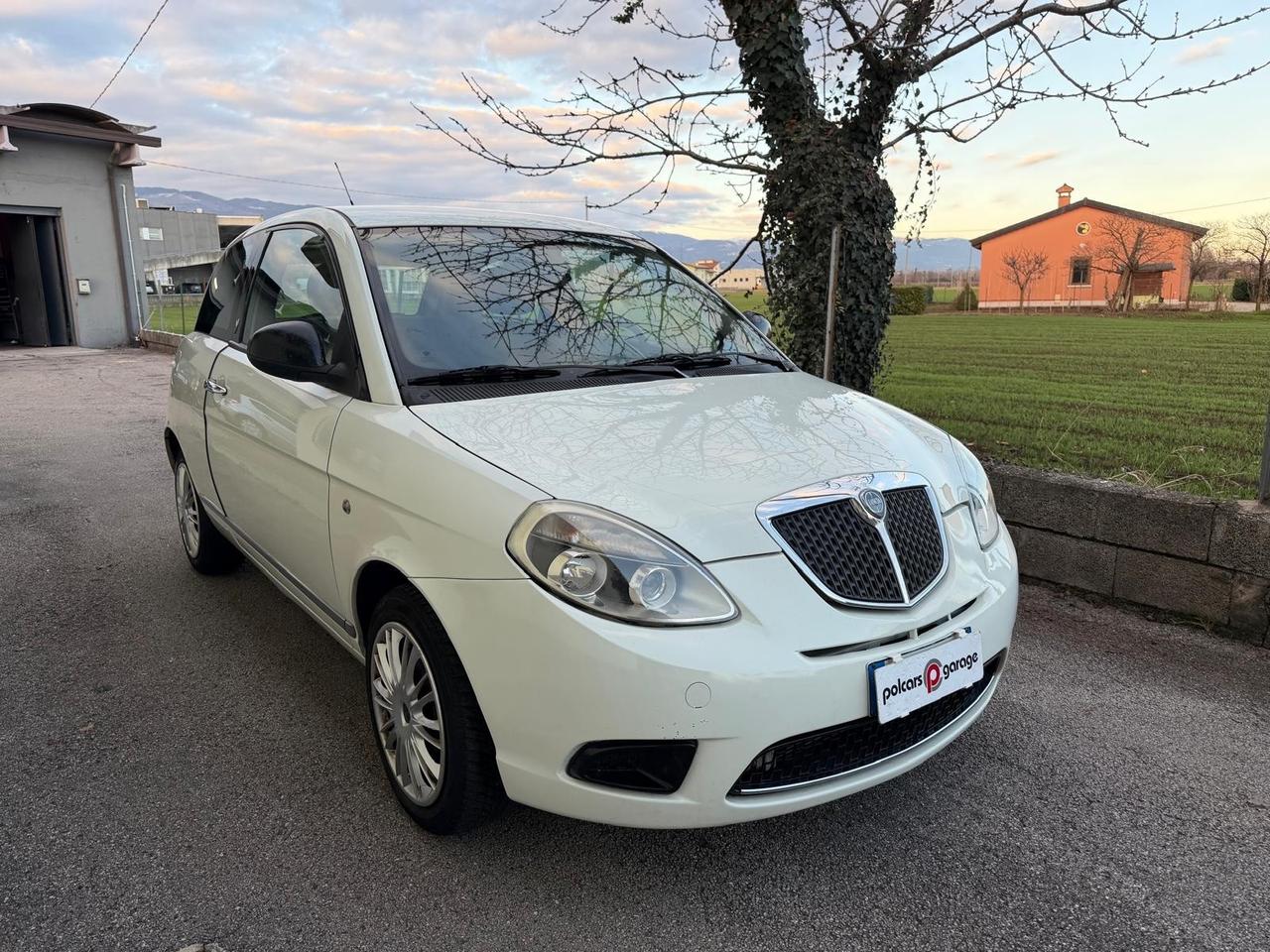 Lancia Ypsilon 1.2 69 CV Platino