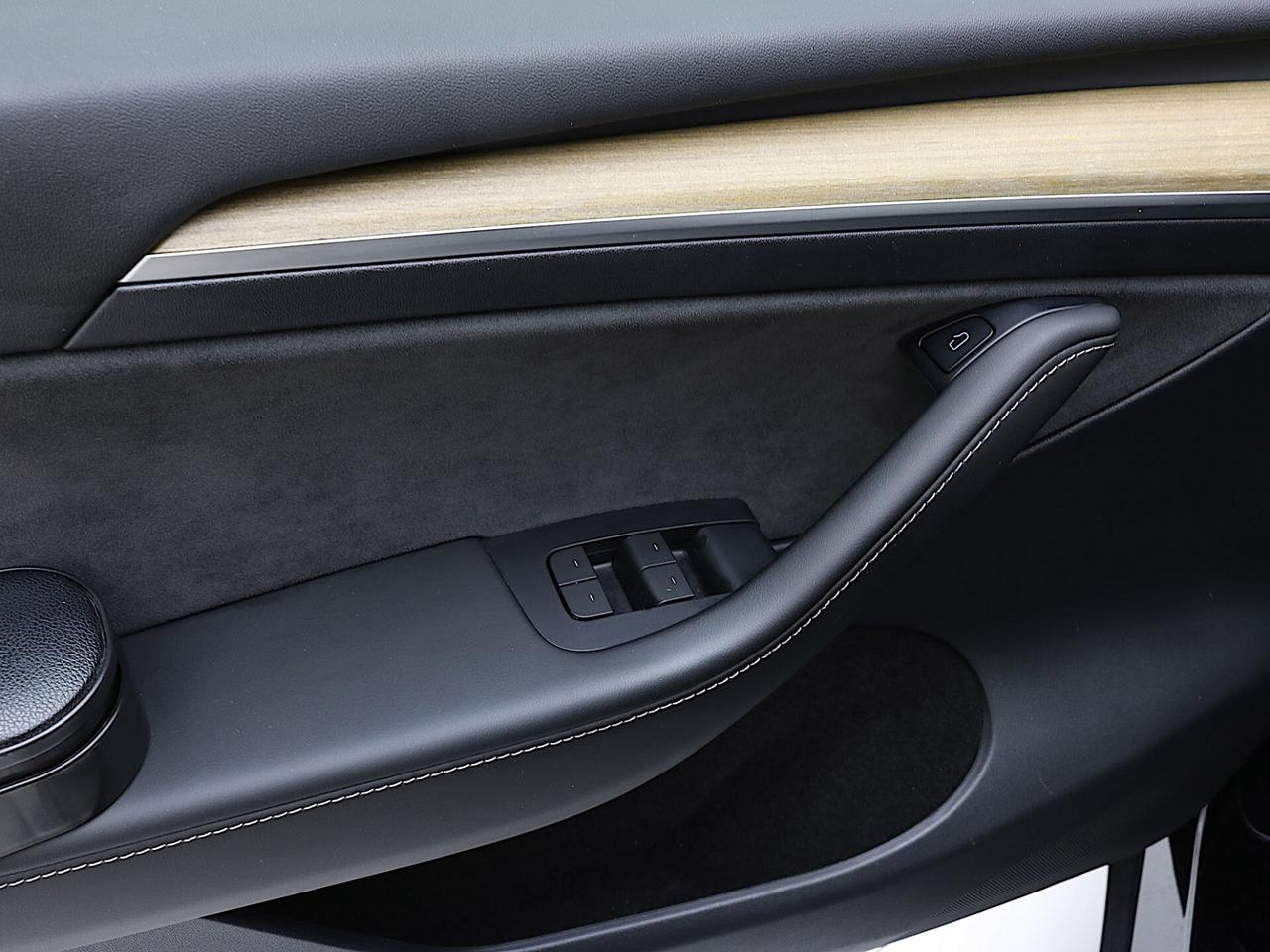 Tesla Model Y Long Range Dual Motor AWD