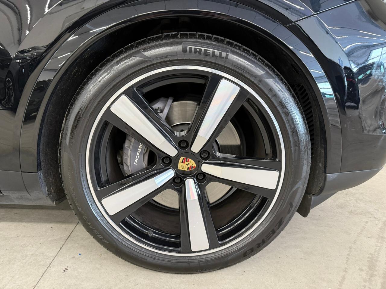 Porsche Cayenne Coupé 3.0 V6 E-Hybrid Black Edition