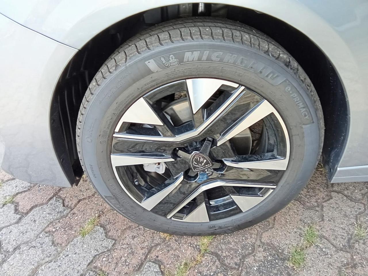 Peugeot 208 Edition Turbo 100cv