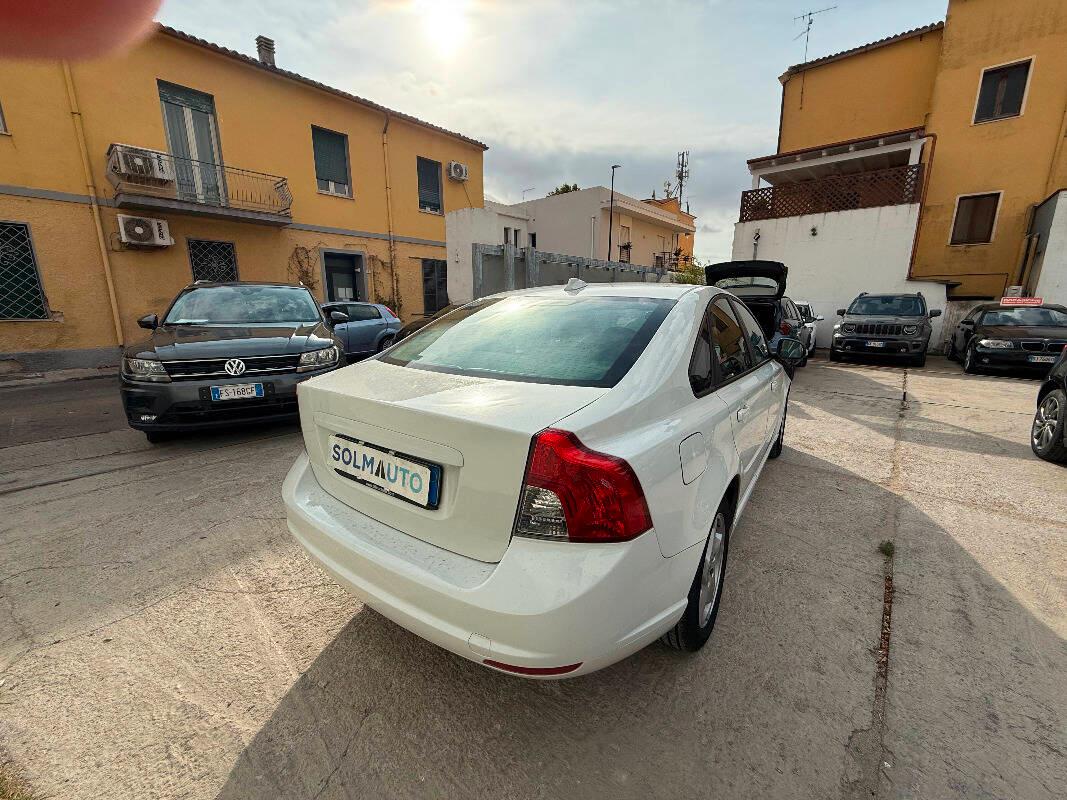 Volvo S40 VOLVO S40 2.0 Summum 145cv