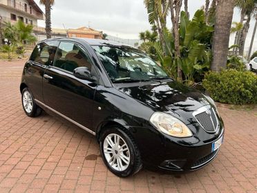 Lancia Ypsilon 1.3 MJT 75 CV Platino