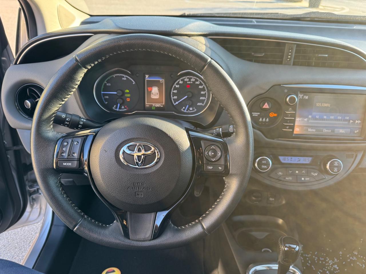 Toyota Yaris 1.5 HYBRID 5P.