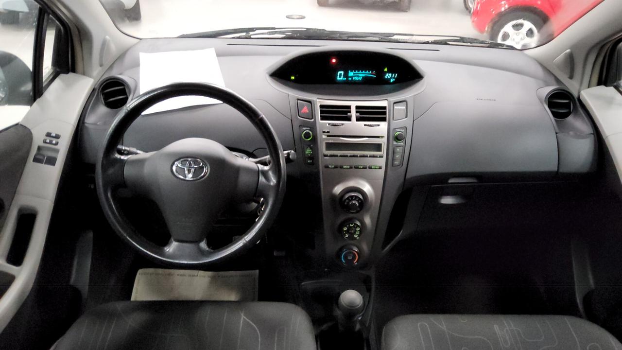 Toyota Yaris 1.0 5 porte Sol