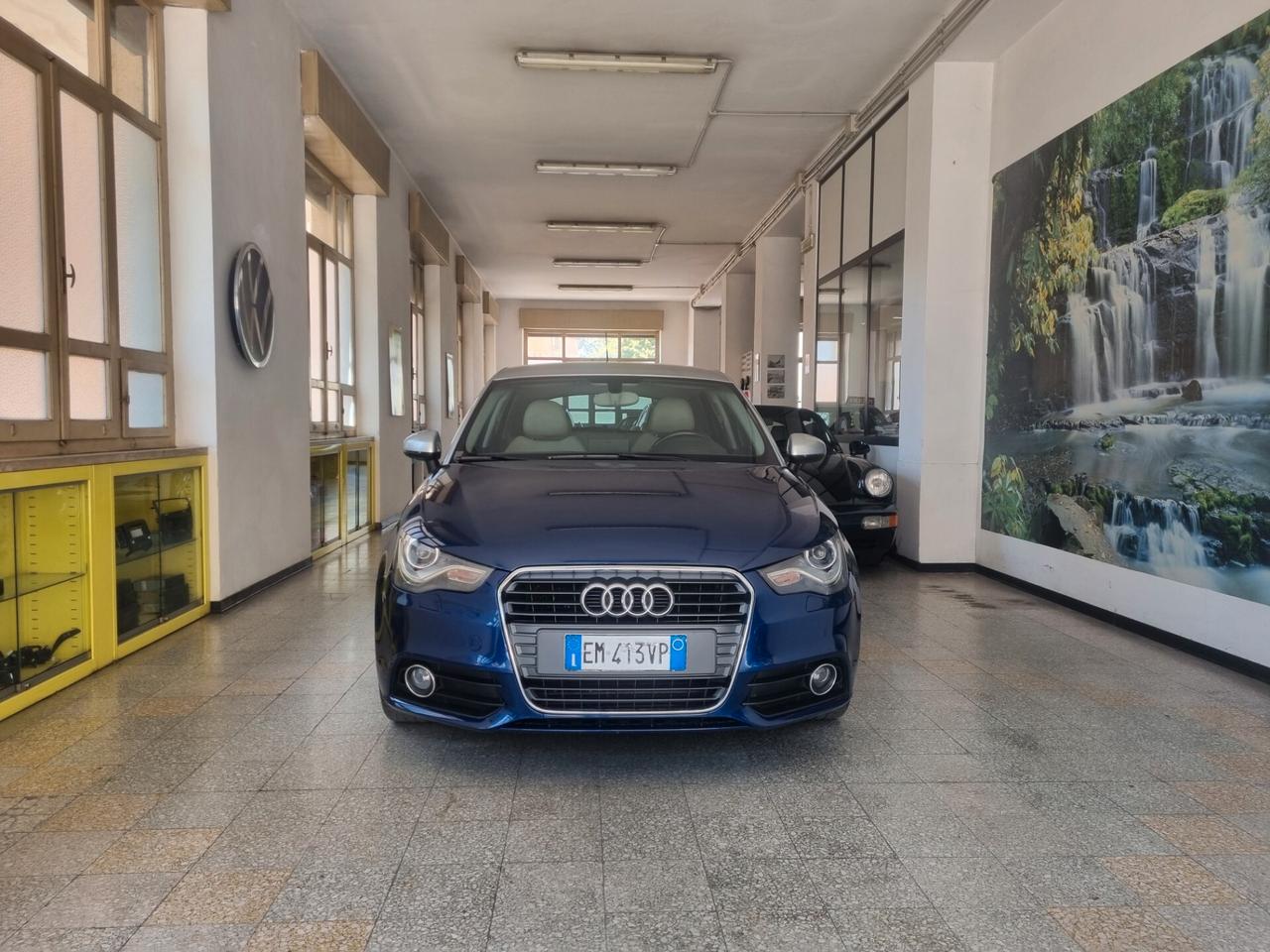 Audi A1 SPB 1.6 TDI 105 CV Ambition, PELLE, BI-XENON, NAVI