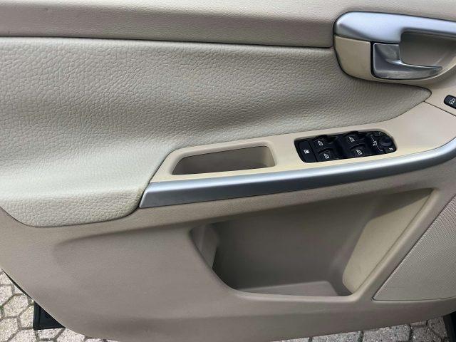 VOLVO XC60 XC60 I 2.4 d5 Momentum