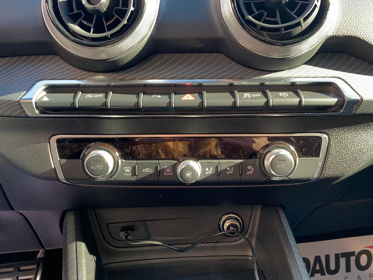 Audi Q2 30 TDI S tronic Identity Black