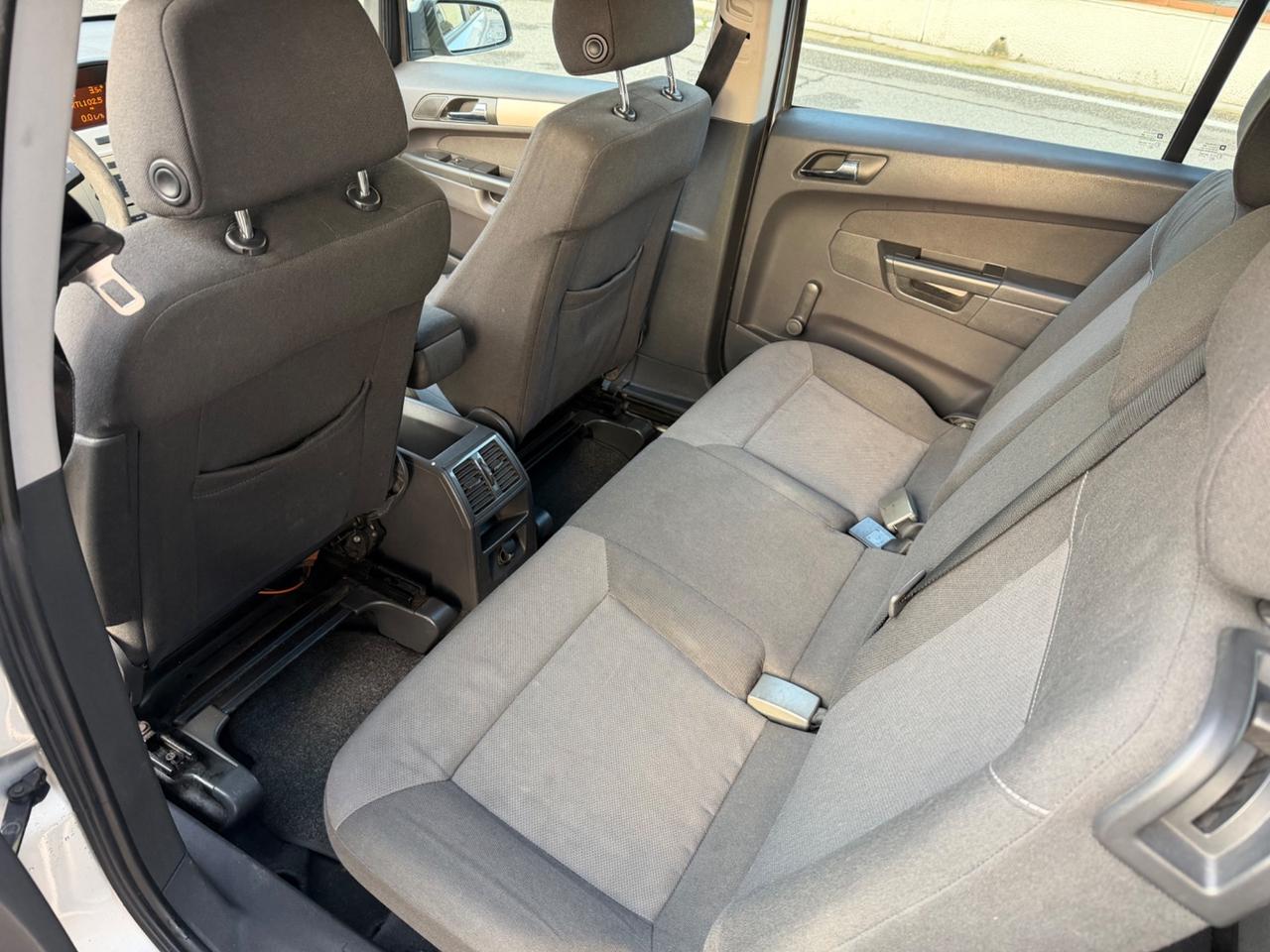 Opel Zafira 1.6 16V VVT Enjoy