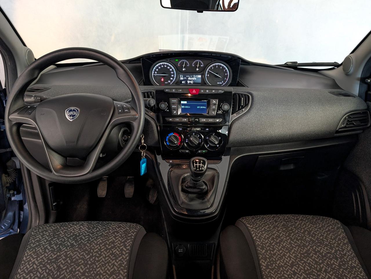 Lancia Ypsilon 1.0 Hybrid 70cv Silver