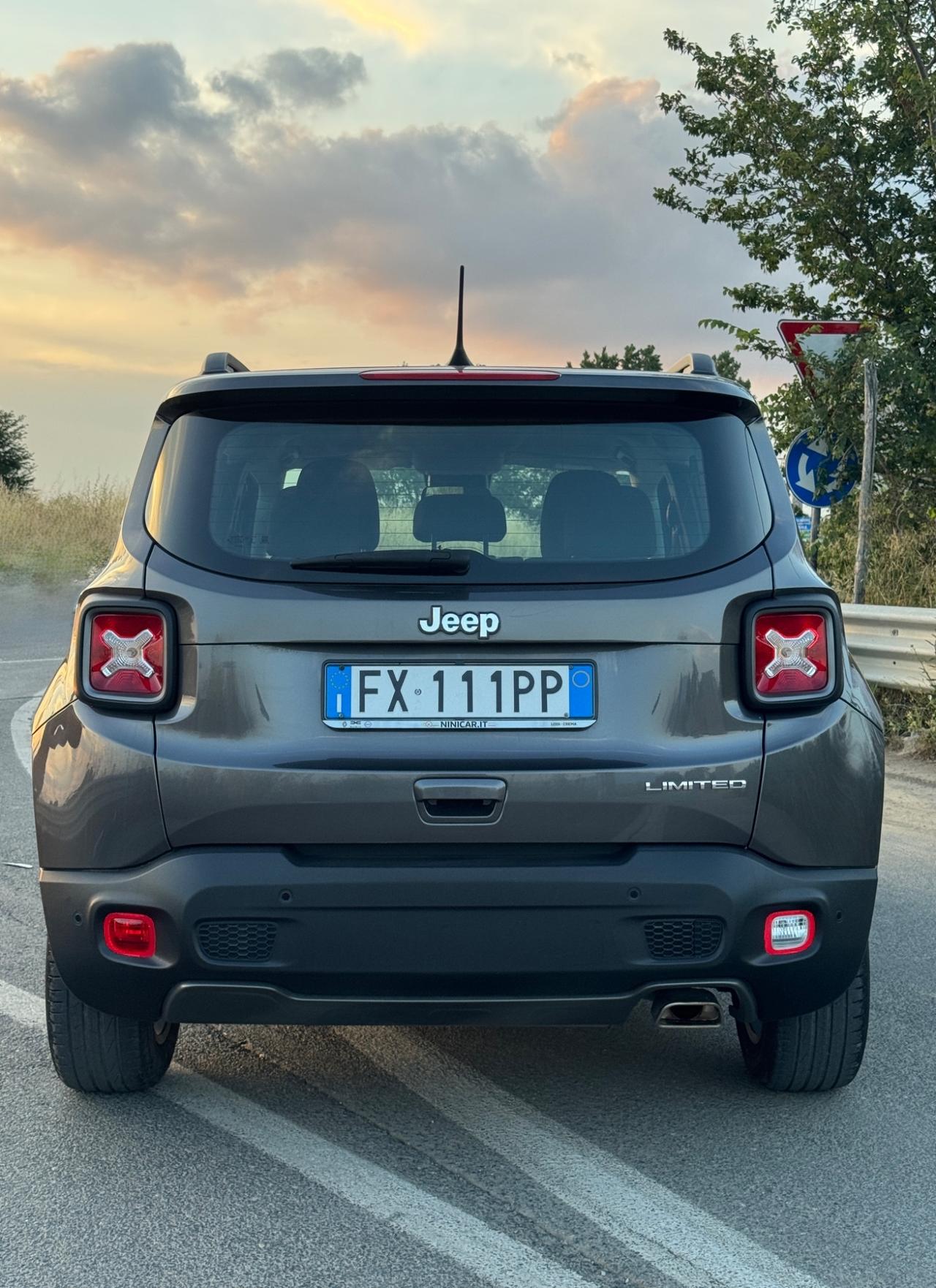 Jeep Renegade 1.3 T4 Cilindri Limited automatico