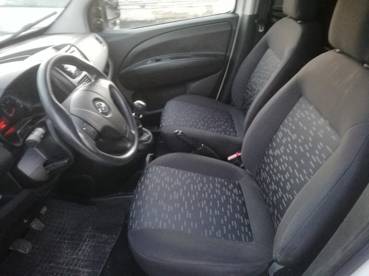 Opel combo 1.6 mjet passo lungo coibentato