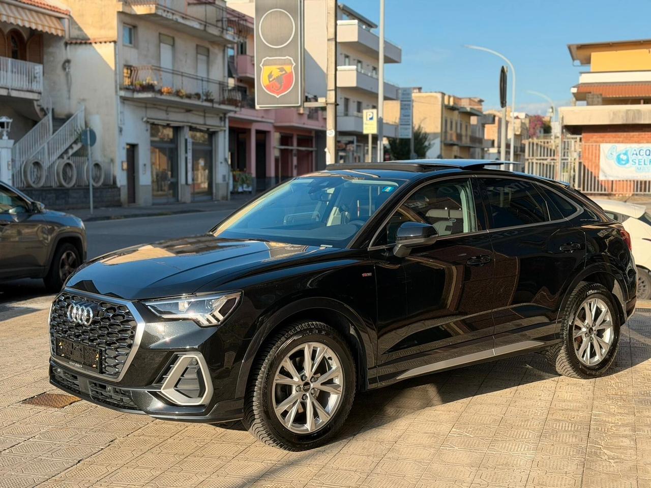 Audi Q3 SPORTBACK S-LINE