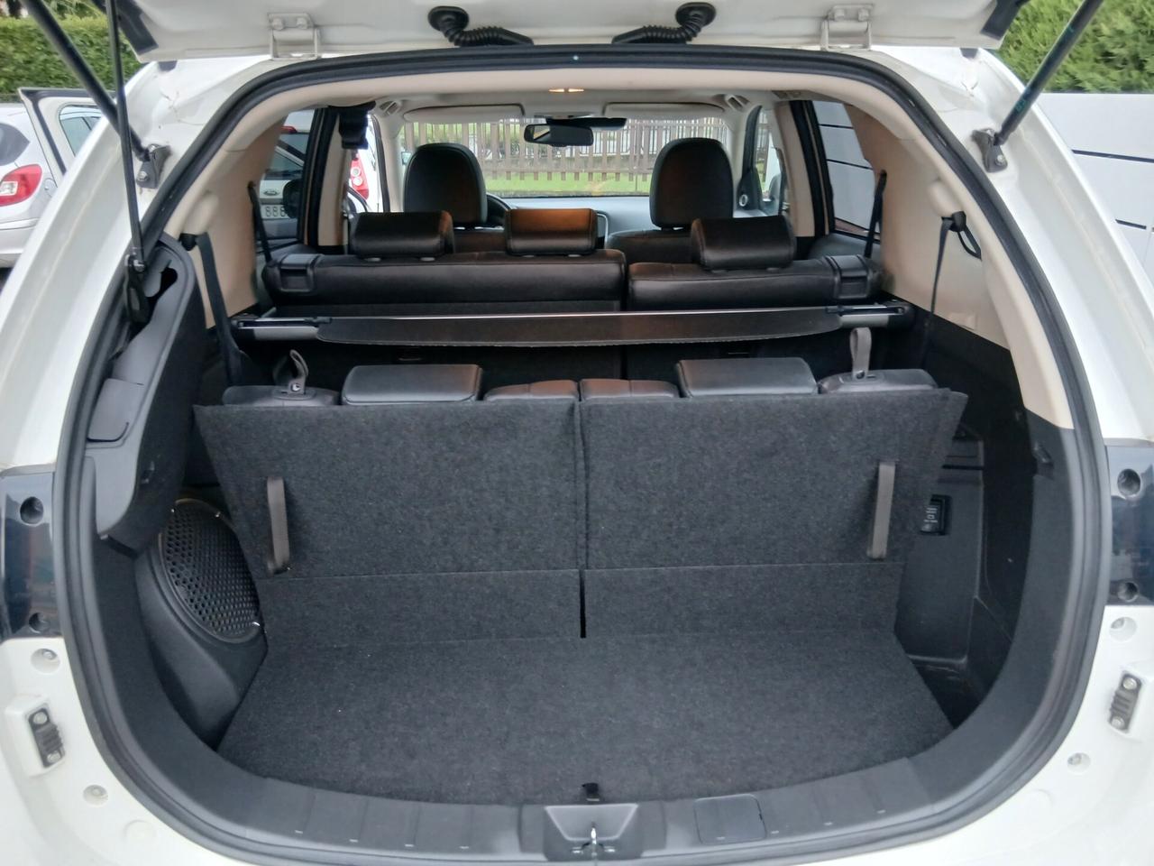 Mitsubishi Outlander 2.2 DI-D 4WD Instyle Plus SDA 7 posti tua a € 199 mese