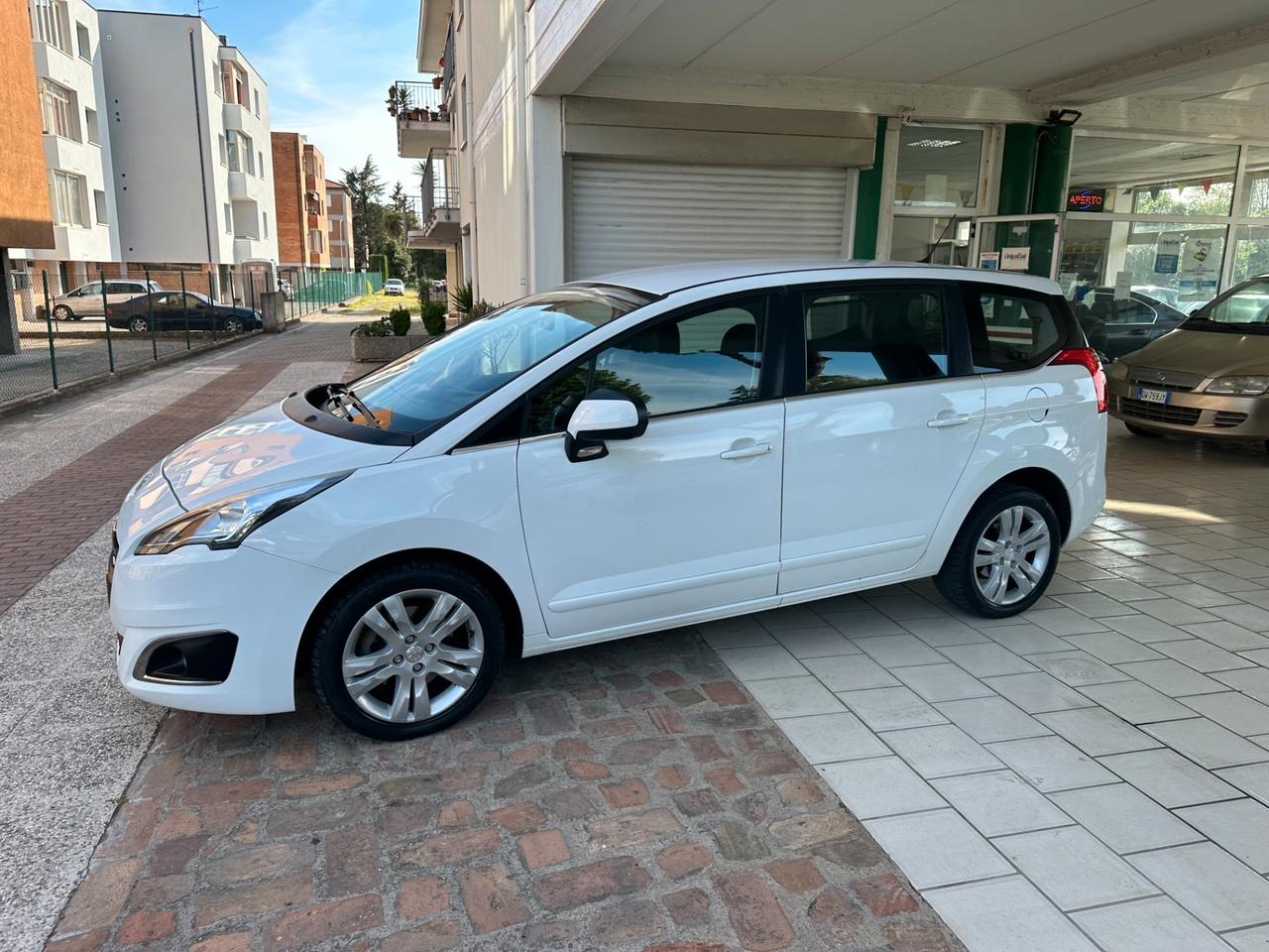 Peugeot 5008 1600 HDI AUT. 7 POSTI OFFERTA