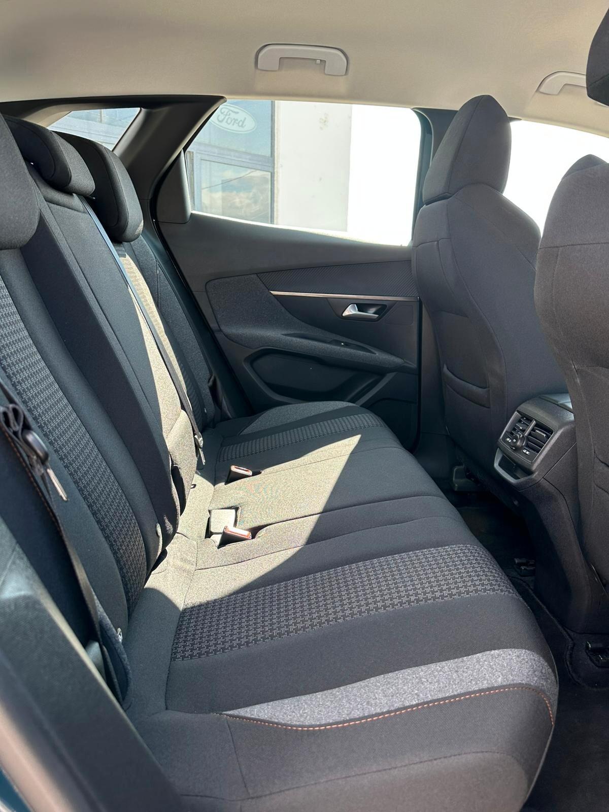 Peugeot 3008 BlueHDi 130 S&S EAT8 Active Business