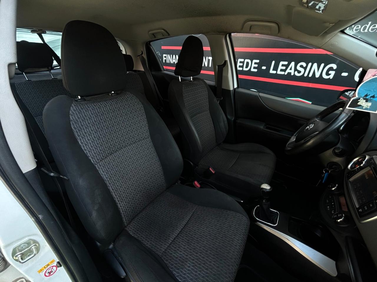 Toyota Yaris 1.0 2015 5 porte FULL OPTIONAL LEGGI