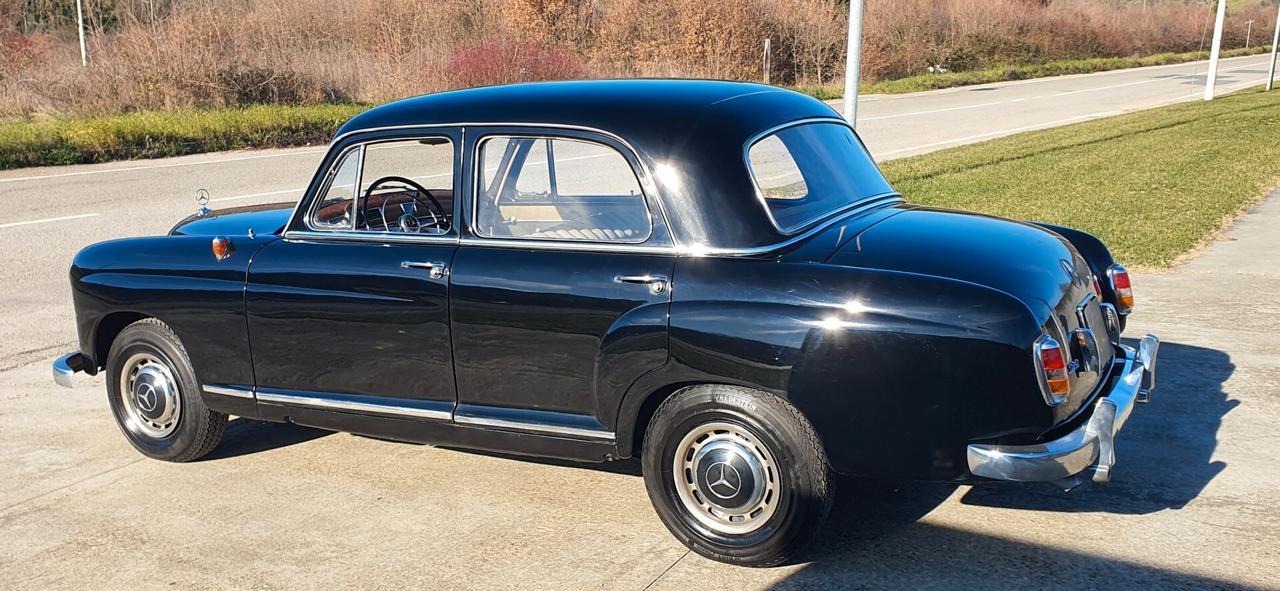 Mercedes 190 PONTON