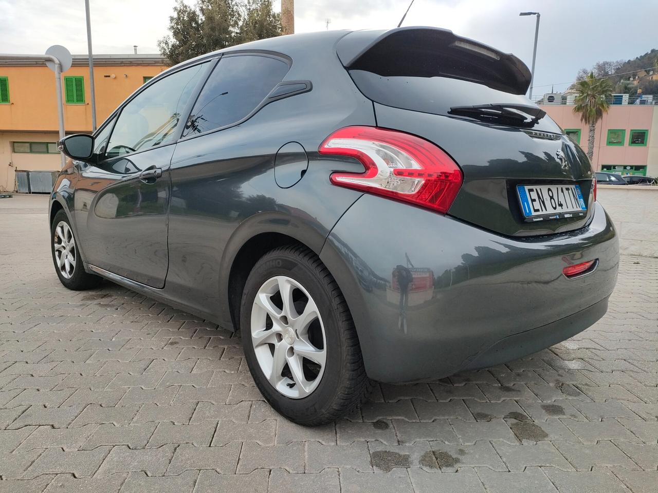 Peugeot 208 1.4 HDi 68 CV 3 porte Active