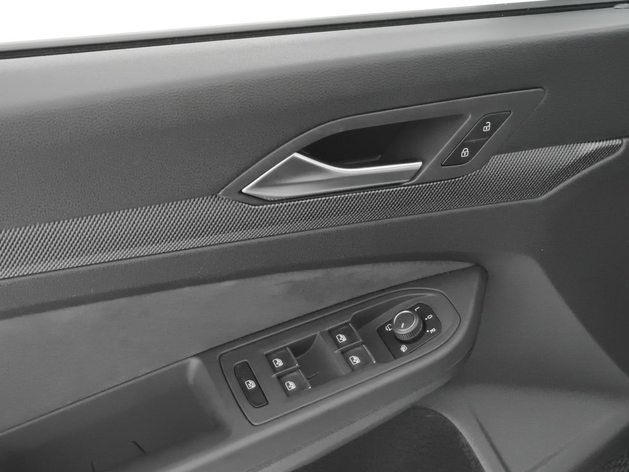 Volkswagen Golf 2.0 tdi R-Line 150cv