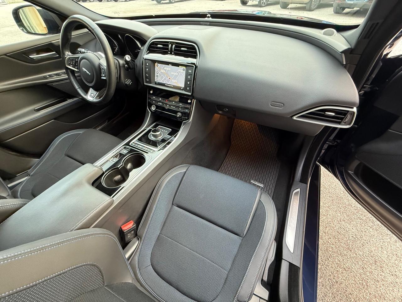 Jaguar XE 2.0 D Turbo aut. R-Sport - Unico Proprie