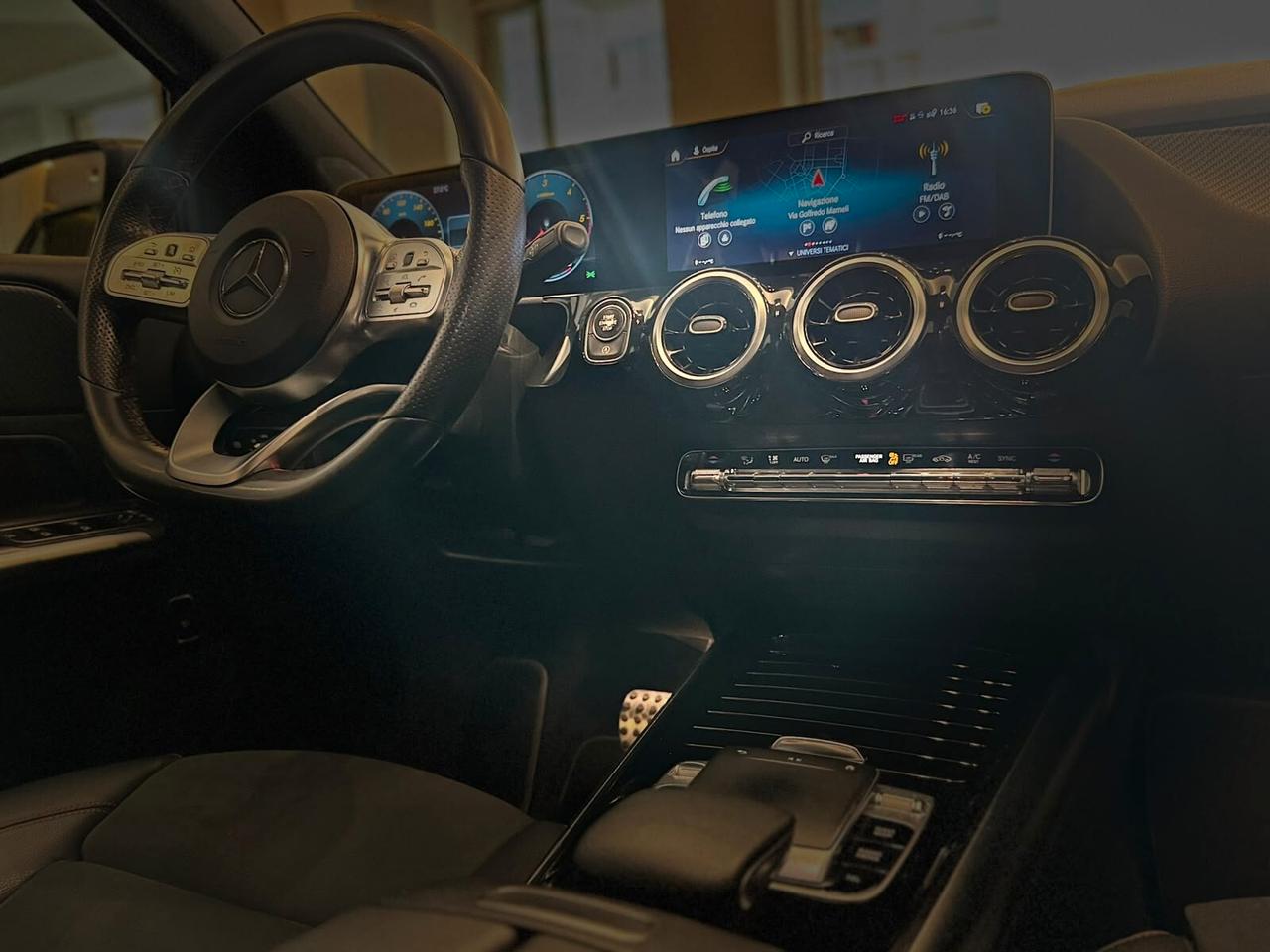 MERCEDES-BENZ CLASSE B 180D PREMIUM AMG LINE AUTOMATICA FULL