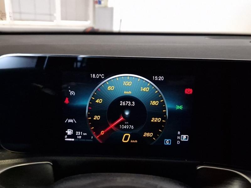 MERCEDES-BENZ GLB 200 d Automatic Premium