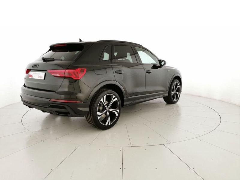 Audi Q3 35 1.5 tfsi Identity Black