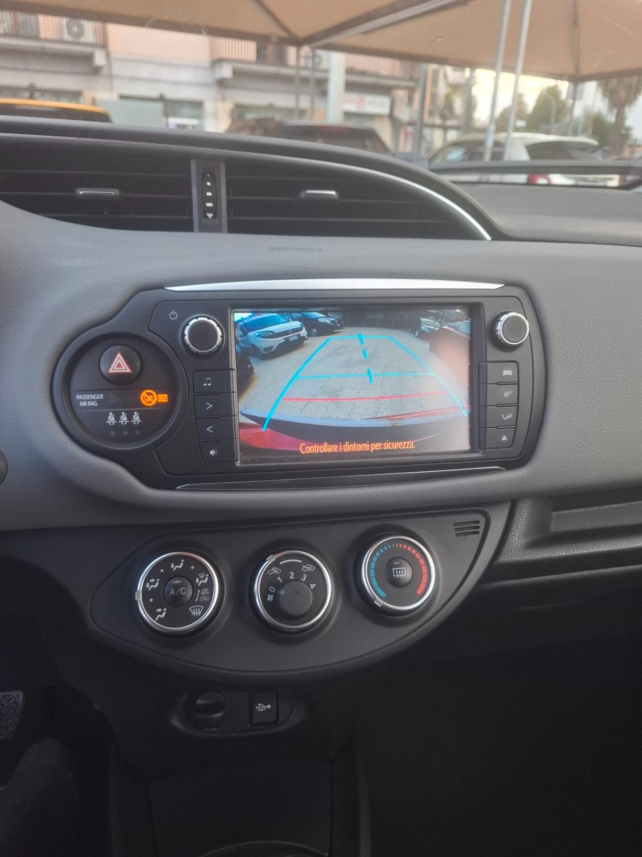 Toyota Yaris - 1.0 VVT-i Lounge Camera