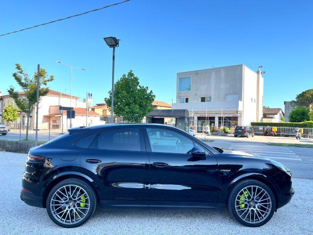 PORSCHE Cayenne Coupé 3.0 V6 E-Hybrid Platinum Edition